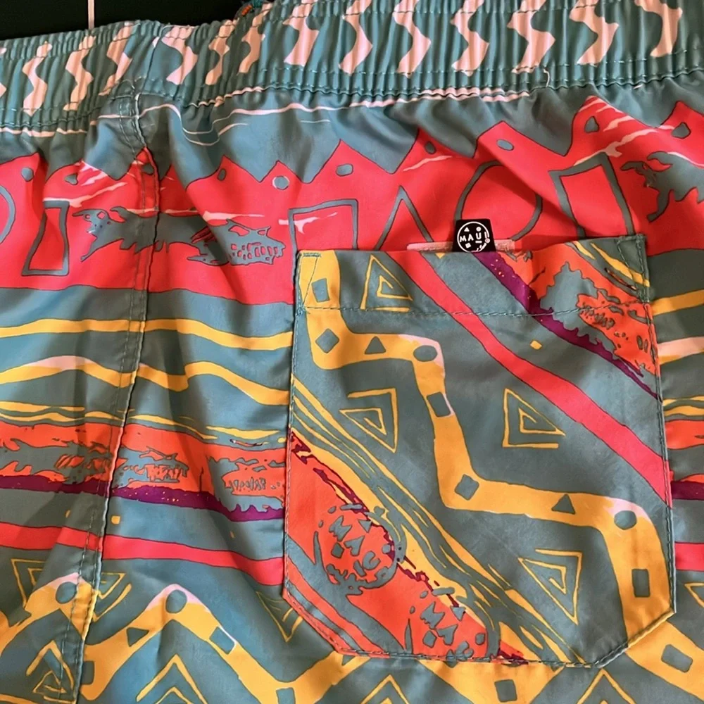 Maui & Sons board shorts - Picture 3 of 6